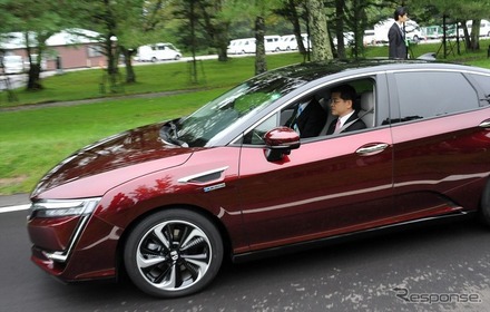 日本ブランドの自動運転車などに、G7の交通大臣が試乗した（24日・軽井沢町）