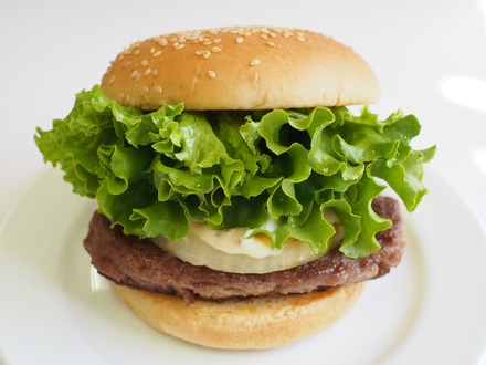 フレッシュネスバーガー、「黒毛和牛バーガー＆チーズバーガー」12月1日から発売開始！