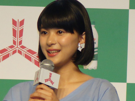 芳根京子、30センチ髪をバッサリ！「好評で嬉しいです」