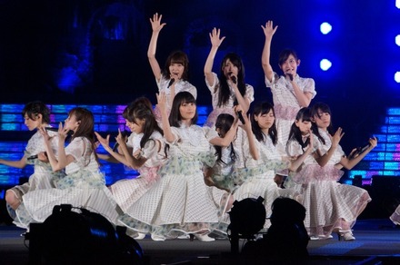 写真は、乃木坂46「真夏の全国ツアー2014 東京公演」