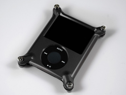 新色ブラックモデル（iPod nanoは付属しない）