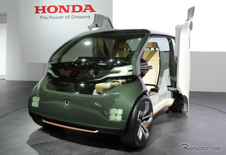 AIを搭載したホンダの電気自動車コンセプトNeuV（東京モーターショー2017）