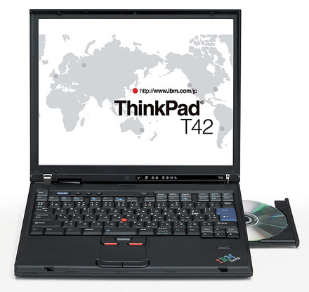 ThinkPad T42。同社初の指紋センサー搭載モデルも用意