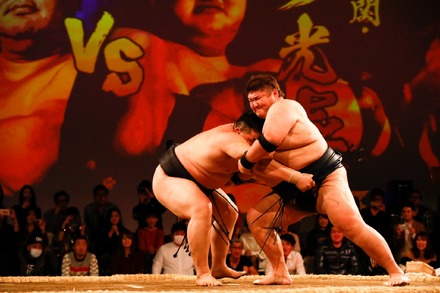 『朝青龍を押し出したら1000万円』、大晦日の結果は?
