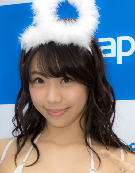 鈴木ふみ奈、干支にちなんでダルメシアン柄のセクシービキニ姿披露!