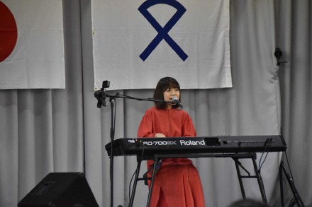 川嶋あい 400人の生徒・教職員などを前にサプライズライブ開催！3月に閉校の中学校で