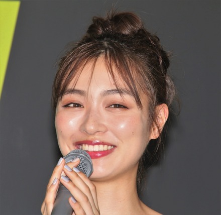 内田理央【撮影:小宮山あきの】