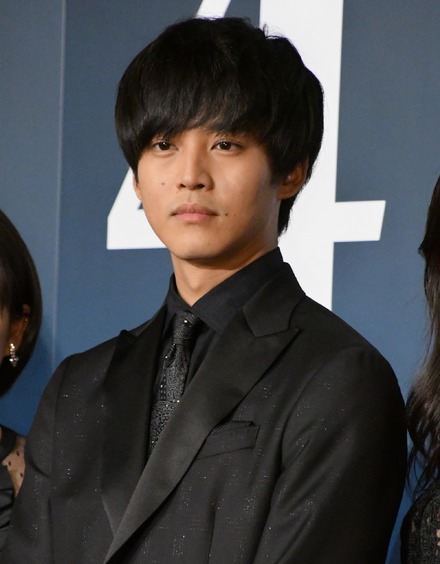 松坂桃李【写真:竹内みちまろ】