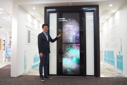AIを搭載した未来ドア「UPDATE GATE」。YKK APショールーム新宿 特設ギャラリーにて4月下旬から一般展示・体験がスタートした