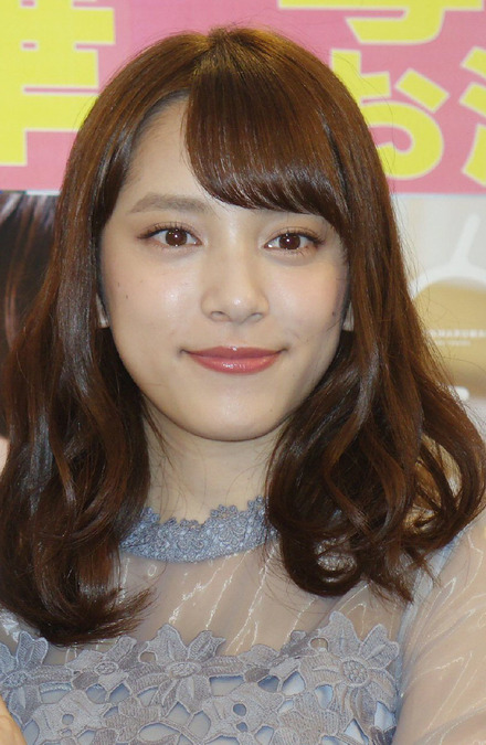 都丸紗也華、セクシーひょっこりはんに!「ひょっこりではなく、がっつり出ちゃってる」