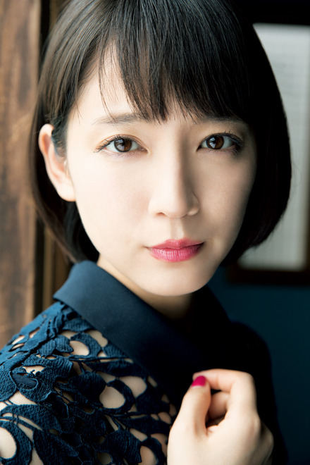 吉岡里帆、『スピリッツ』に再登場!自然体のグラビア披露
