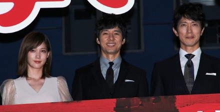 本田翼、西島秀俊、佐々木蔵之介【撮影：小宮山あきの】