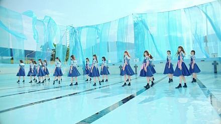 夏っぽさと爽やかさ満載！日向坂46、2ndシングル『ドレミソラシド』MV公開