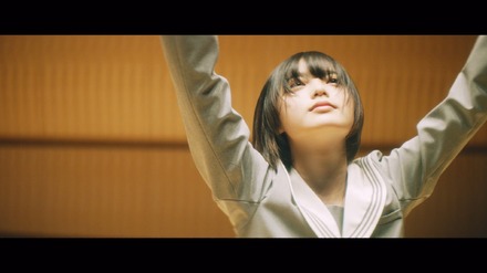 欅坂46・平手友梨奈、ソロ曲「角を曲がる」本日配信スタート