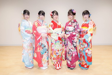 =LOVEと≠MEの新成人メンバー、合同成人式で華やかな振袖姿披露