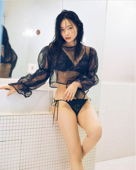 村瀬紗英 初写真集 写真集