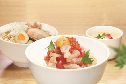くら寿司、海鮮丼や天丼が500円で楽しめる「くらランチ」に麺類が付く新セット