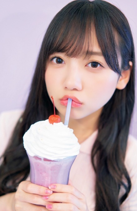日向坂46・齊藤京子 1st写真集『とっておきの恋人』(主婦と生活社) 撮影:岡本武志