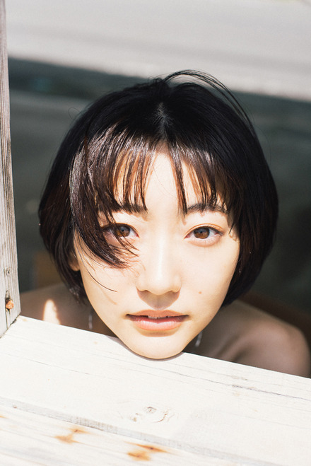 武田玲奈 最新写真集で新たな一面 記念写真展も開催 Rbb Today 武田玲奈 最新写真集で新たな一面 記念写真展も開催 Rbb Today