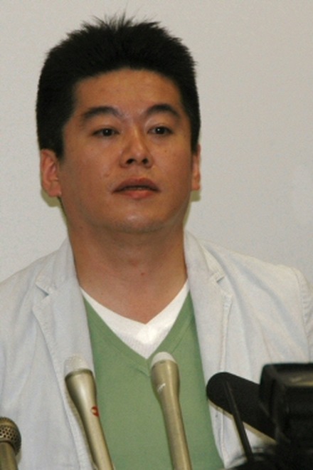 ライブドアが東京地方裁判所に申請していた、ニッポン放送に対する新株予約権の発行を差し止める仮処分が認められた。ライブドアの代表取締役社長兼CEOの堀江貴文氏は、ニッポン放送とフジテレビの業務提携に向けて一歩進んだとの考えを示した。