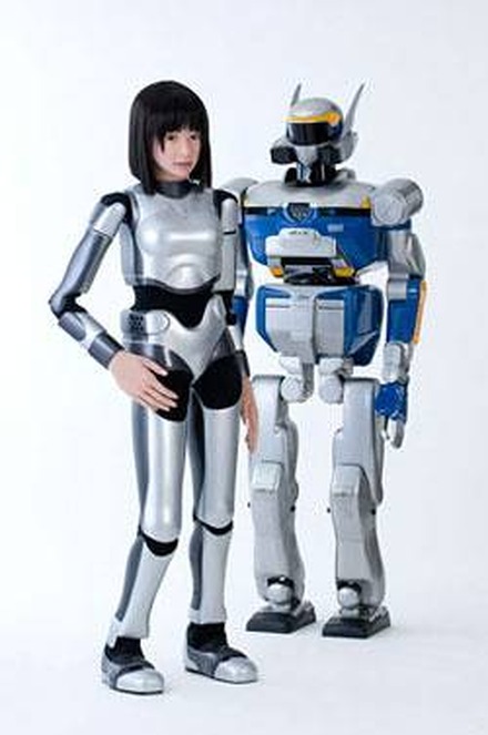 産総研による、きわめて人間的なロボット「HRP-4C」