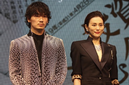 綾野剛、米倉涼子【撮影:浜瀬将樹】