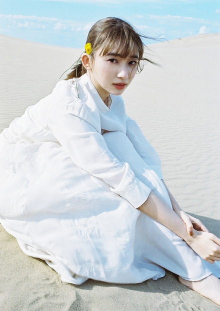 元欅坂46・佐藤詩織の1st写真集から珠玉カットが先行公開！ | RBB TODAY