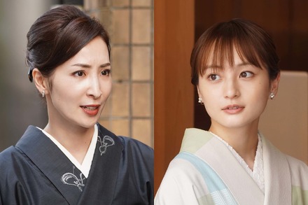左から)真飛聖、萩原みのり(c)フジテレビ