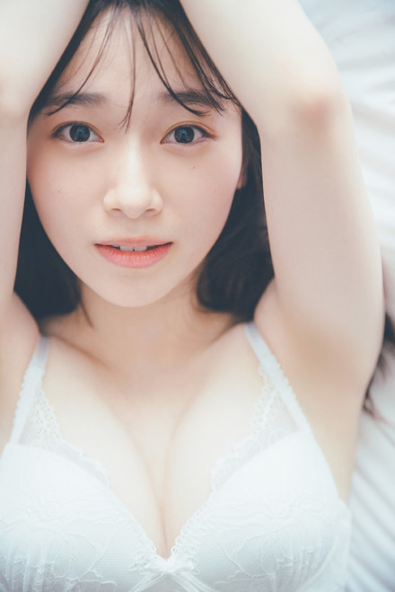 櫻坂46・守屋麗奈、セクシーなレースランジェリーカットが公開に