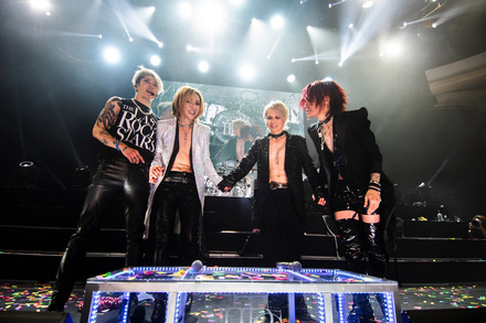 YOSHIKI率いるTHE LAST ROCKSTARS、デビューツアー完走！LAでファイナル