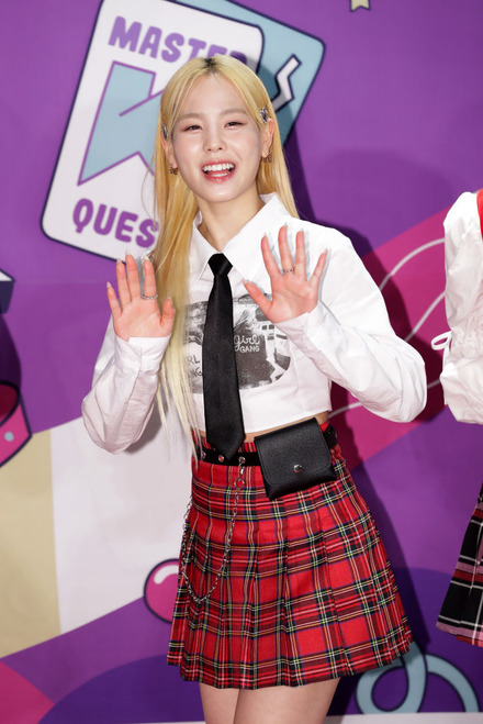 NiziU・MAKO (Photo by Han Myung-Gu/WireImage)