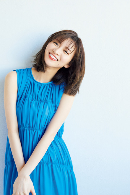 岡崎紗絵（c）光文社／週刊FLASH 写真：熊木優 (io)