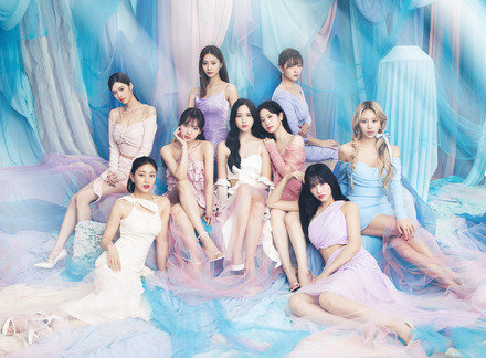 TWICE、日本オリジナルアルバム3作品の同時アナログ盤リリース決定！