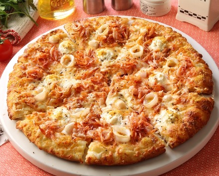 ボッタルガと桜海老のシーフードピザ