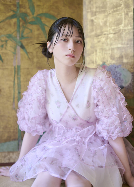 LOVE・佐々木舞香、透明感バツグンの美貌を撮り下ろし！ 大