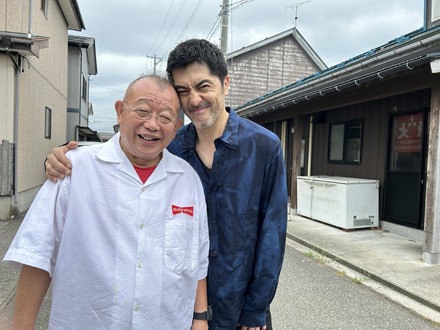 スカパラ谷中、NHK『鶴瓶の家族に乾杯』に初登場！新潟県糸魚川市で“ぶっつけ本番旅”