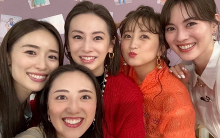 小松彩夏、沢井美優、泉里香、北川景子、安座間美優（写真は小松彩夏の公式ブログから）