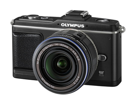 標準ズーム使用の「OLYMPUS PEN E-P2レンズキット」（ブラック）