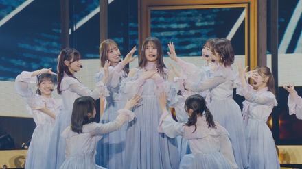 日向坂46、新曲「卒業写真だけが知ってる」東京ドームでの初披露映像を公開！