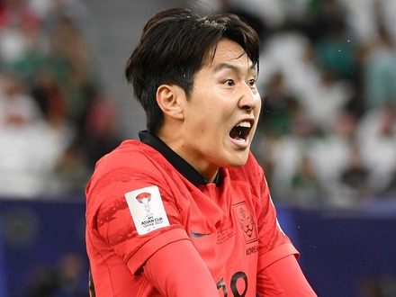 アーセナルに先勝も喜べない…PSGで続くイ・ガンインの“不遇”に韓国紙が不満「チームに残る理由なし」
