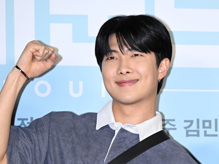 「ついに来月！」RMが“残り40日”と告知　V・JIMIN・JUNG KOOK・SUGAも間もなく除隊予定