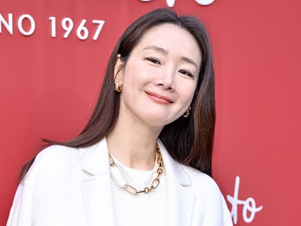 今年で50歳…？育児中のチェ・ジウ、1カ月ぶりのSNS更新に「本当に綺麗」と絶賛の嵐【PHOTO】