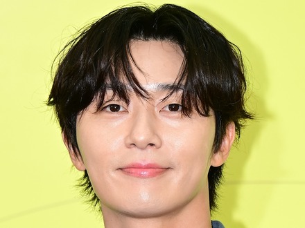俳優パク・ソジュン、“ギャップ萌え”するファン続出！洗練されたスタイルに無邪気な笑顔「いつも素敵」【PHOTO】