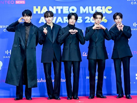 TXT、本日（2日）『Love Language』でカムバック！注目ポイントは「腹筋を見せる振り付け」【一問一答】