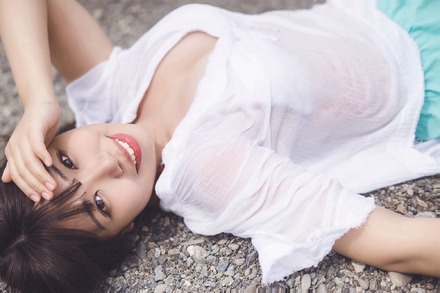 『たにりか（谷梨花）153cm  1stデジタル写真集「週末ふたりキャンプ」』先行イメージカット（撮影：藤本和典）