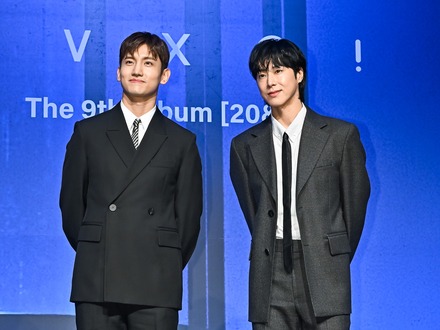 東方神起、日本の人気俳優との“仲良し3SHOT”に反響「素敵な友情」「3人組さいこう～」【PHOTO】