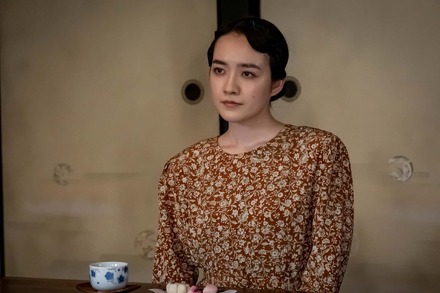 小島藤子（秋山潤子役）　（C）フジテレビ