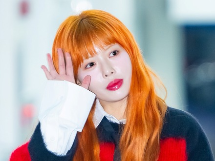 「十分な休息と安静が必要」“人妻”になったヒョナ、音楽番組への出演を当日キャンセル