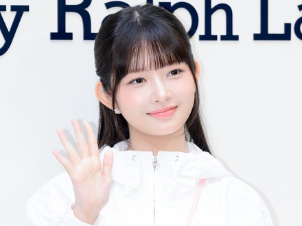 IVE・レイ、ピタっとトップスから“意外なボリューム感”…「伝説」「かわいすぎる」と反響【PHOTO】