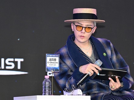 G-DRAGON、今年3月に発生した“73分”のコンサート遅延に言及「いっぱいいっぱいだった」